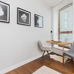 Апартаменти Sea Towers 15th Floor With Sea View By Renters Prestige Гдиня